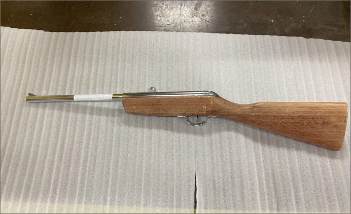 射的銃修理（2023）